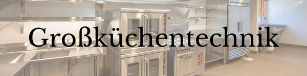 Großküchen mit Kombiofen, Kühlschrank und Spüle
