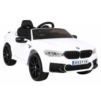 BMW M5 DRIFT Weißes Fahrzeug